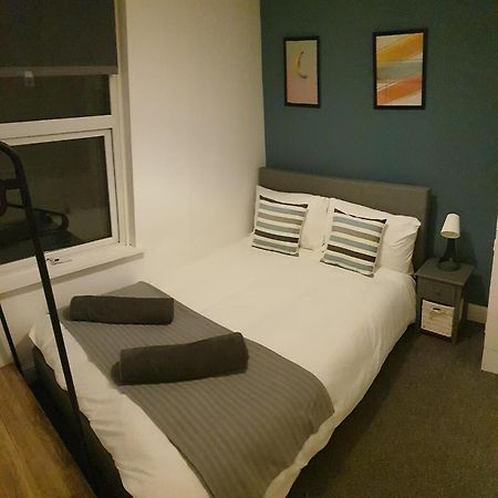 4 Bedrooms, Sleeps 10, Near Lfc & Efc Λίβερπουλ Εξωτερικό φωτογραφία