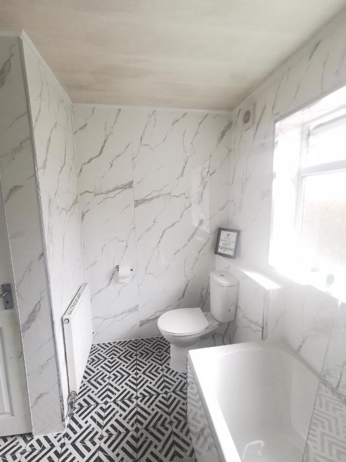 4 Bedrooms, Sleeps 10, Near Lfc & Efc Λίβερπουλ Εξωτερικό φωτογραφία
