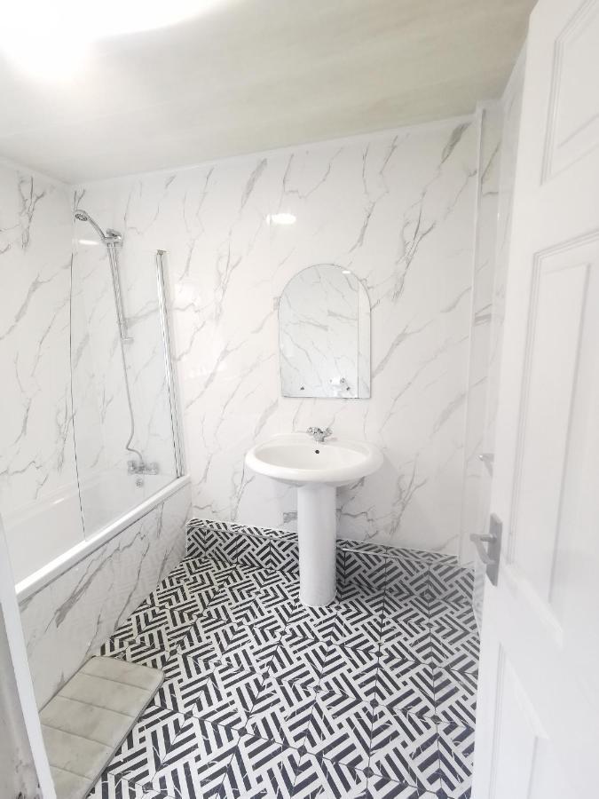 4 Bedrooms, Sleeps 10, Near Lfc & Efc Λίβερπουλ Εξωτερικό φωτογραφία